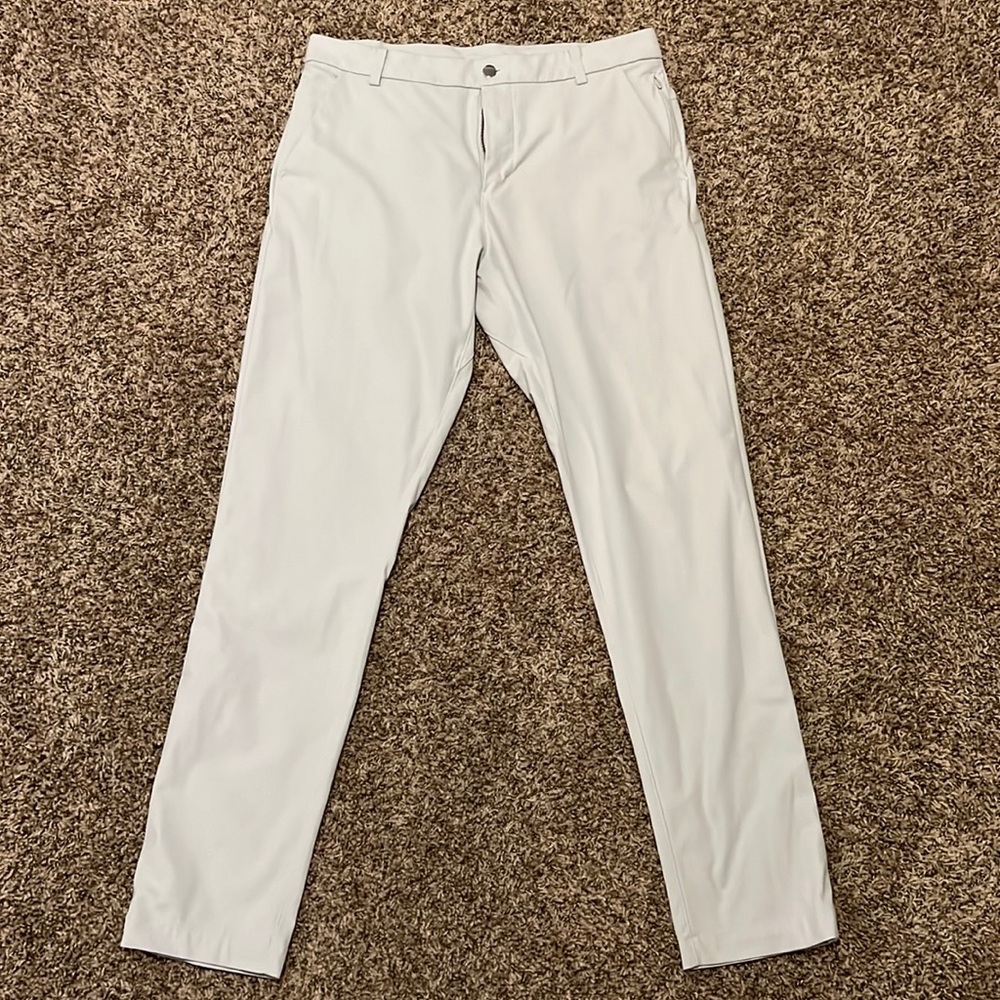 Lululemon white commission Slim-fit pants. Waist size 33 and length size 34
